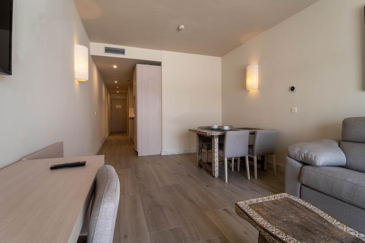 Aljarafe Suites By Qhotels Gelves Exterior photo